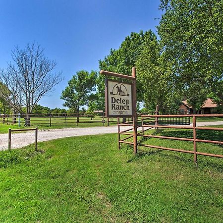 Collinsville Texas Cabin On 130 Acres Walk To Lake Ray Roberts מראה חיצוני תמונה