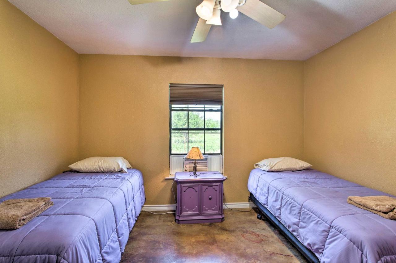 Collinsville Texas Cabin On 130 Acres Walk To Lake Ray Roberts מראה חיצוני תמונה
