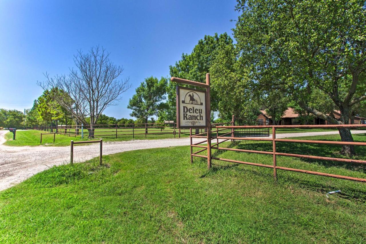 Collinsville Texas Cabin On 130 Acres Walk To Lake Ray Roberts מראה חיצוני תמונה