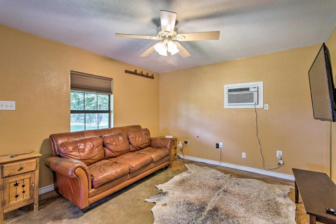 Collinsville Texas Cabin On 130 Acres Walk To Lake Ray Roberts מראה חיצוני תמונה